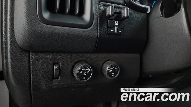 Chevrolet Korea Colorado 2021 — photo 14