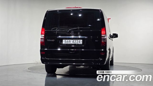 Mercedes-Benz V-Class 2011 — photo 4