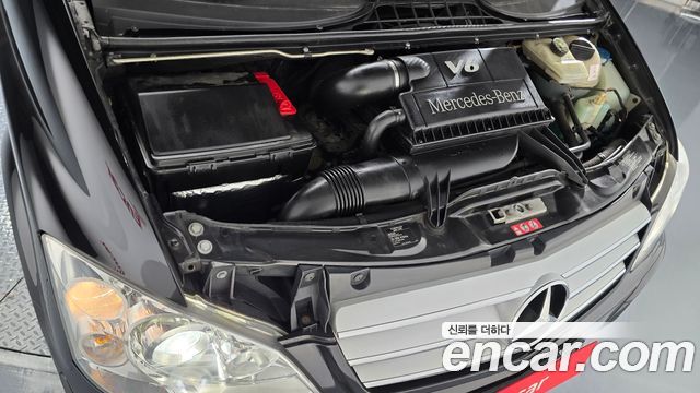 Mercedes-Benz V-Class 2011 — photo 6