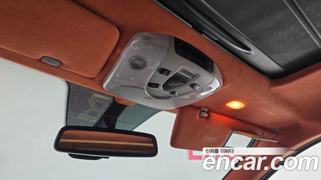 Mercedes-Benz V-Class 2011 — photo 18