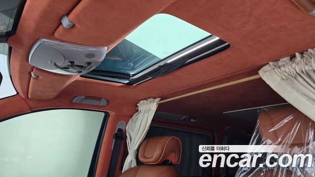 Mercedes-Benz V-Class 2011 — photo 19