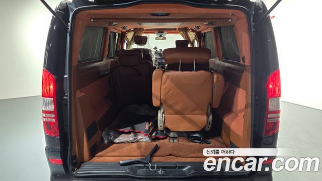 Mercedes-Benz V-Class 2011 — photo 20
