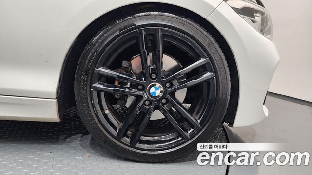 BMW 1-Series 2018 — photo 5