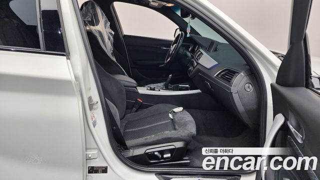 BMW 1-Series 2018 — photo 11