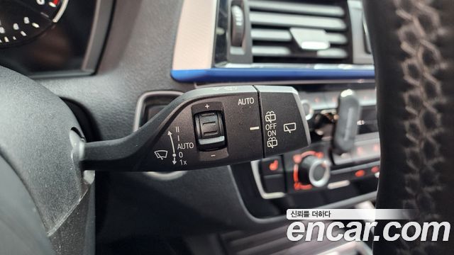 BMW 1-Series 2018 — photo 18
