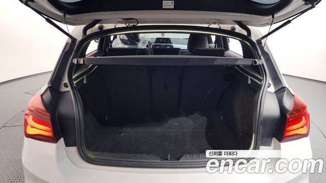 BMW 1-Series 2018 — photo 20