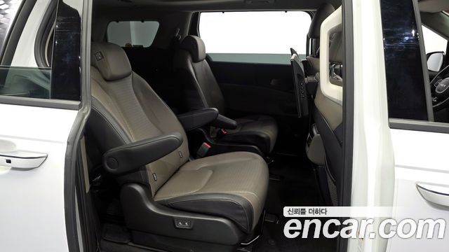 Kia Canival 2025 — photo 12