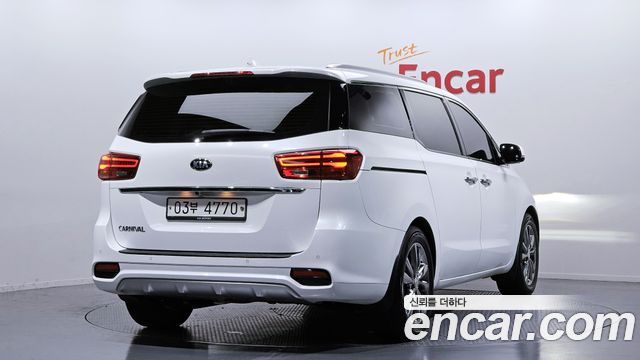 Kia Canival 2019 — photo 2