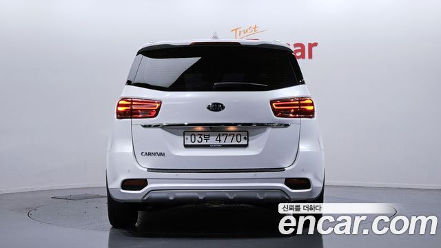 Kia Canival 2019 — photo 4