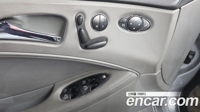 Mercedes-Benz CLS-Class 2010 — photo 13