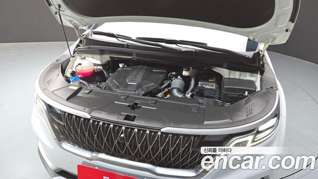 Kia Canival 2023 — photo 6