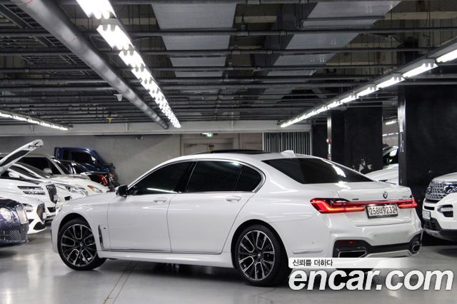 BMW 7-Series 2020 — photo 4