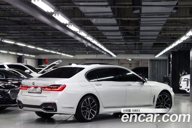 BMW 7-Series 2020 — photo 6
