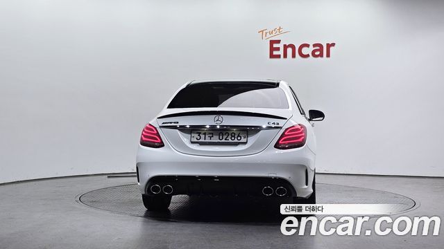 Mercedes-Benz C-Class 2017 — photo 4