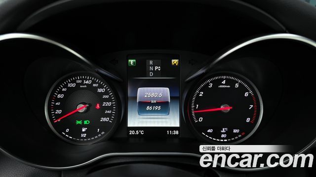 Mercedes-Benz C-Class 2017 — photo 8