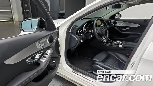 Mercedes-Benz C-Class 2017 — photo 11
