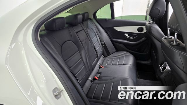 Mercedes-Benz C-Class 2017 — photo 12