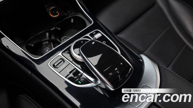 Mercedes-Benz C-Class 2017 — photo 17