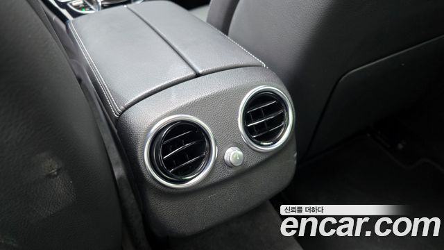 Mercedes-Benz C-Class 2017 — photo 18