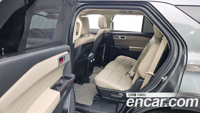 Ford Explorer 2020 — photo 13