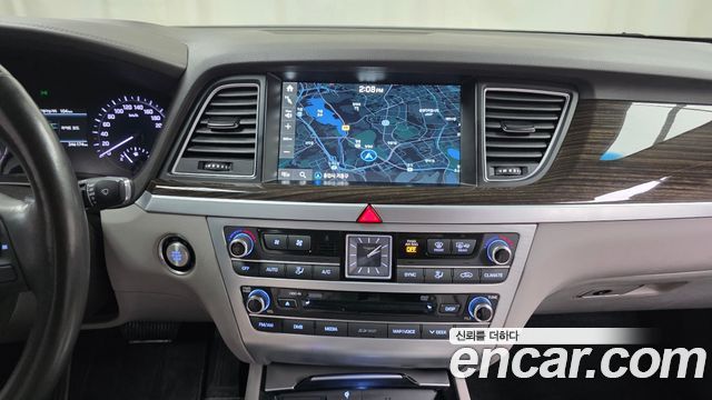 Genesis G80 2017 — photo 14