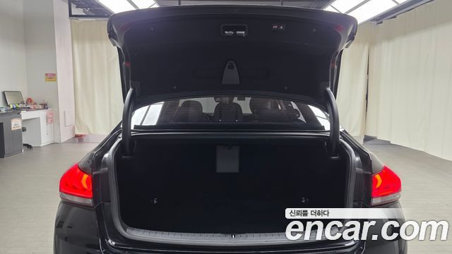 Genesis G80 2017 — photo 20