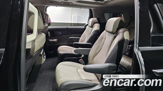 Kia Canival 2025 — photo 12