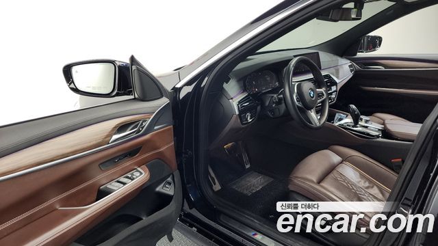 BMW Gran Turismo 2020 — photo 10