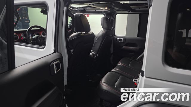 Jeep Wrangler 2022 — photo 11