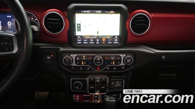 Jeep Wrangler 2022 — photo 16