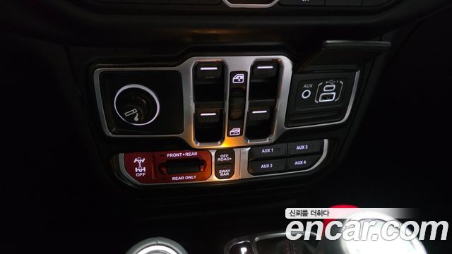 Jeep Wrangler 2022 — photo 17