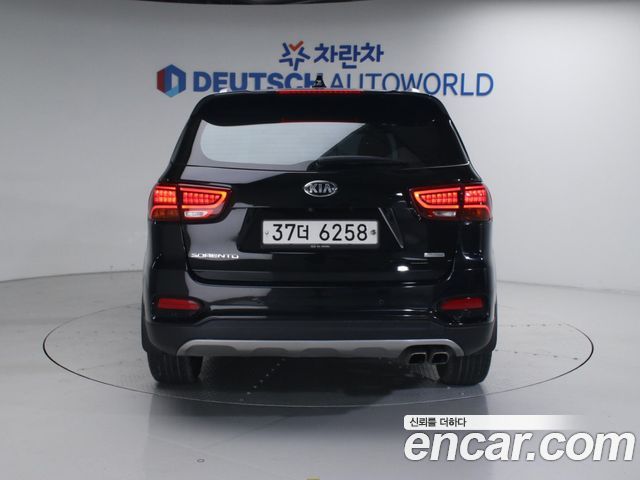 Kia Sorento 2018 — photo 4