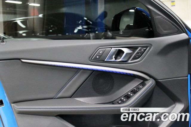 BMW 1-Series 2023 — photo 7