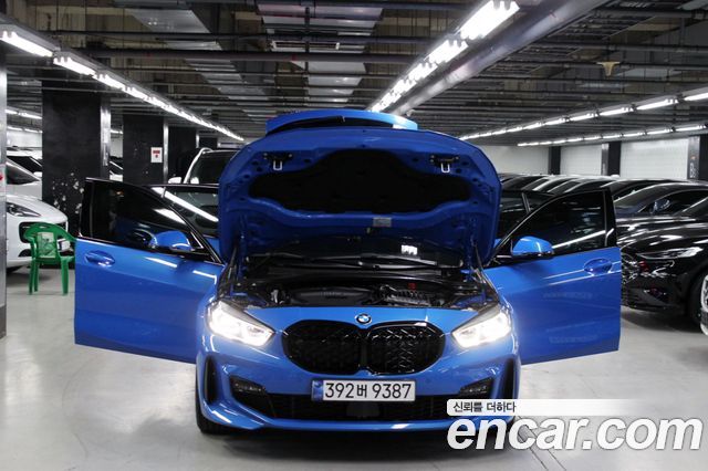 BMW 1-Series 2023 — photo 18