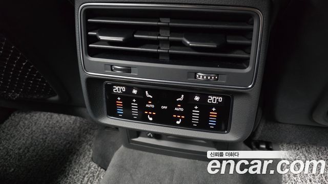 Audi Q7 2021 — photo 25