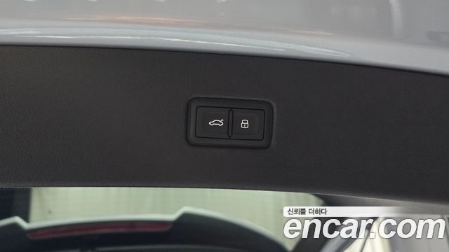 Audi Q7 2021 — photo 32