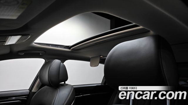 Genesis G90 2019 — photo 25