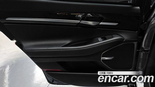 Genesis G90 2019 — photo 15