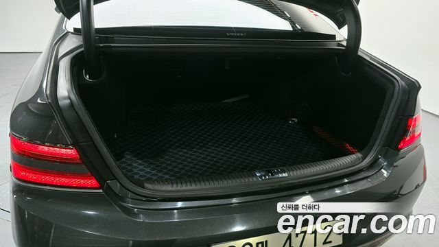 Genesis G90 2019 — photo 27