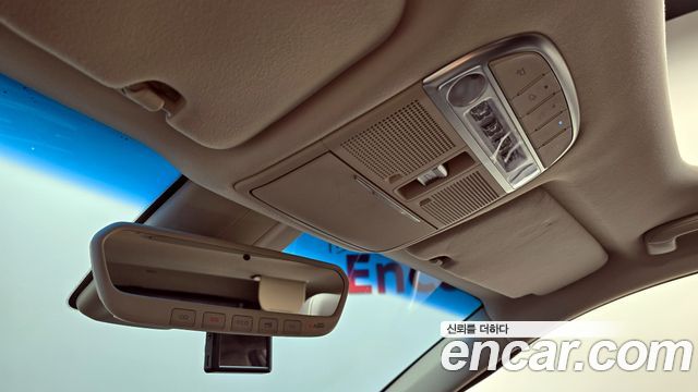 Genesis G90 2019 — photo 29