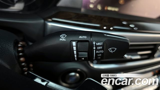 Genesis G90 2019 — photo 34