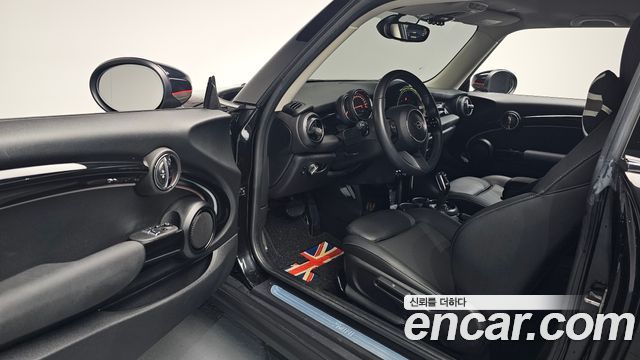 Mini Cooper 2022 — photo 13
