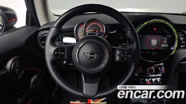 Mini Cooper 2022 — photo 18