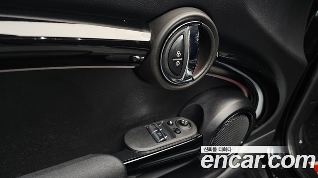 Mini Cooper 2022 — photo 23