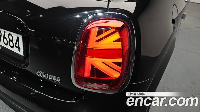Mini Cooper 2022 — photo 9