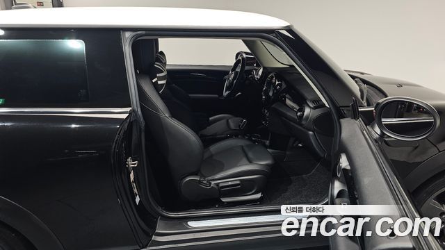 Mini Cooper 2022 — photo 16