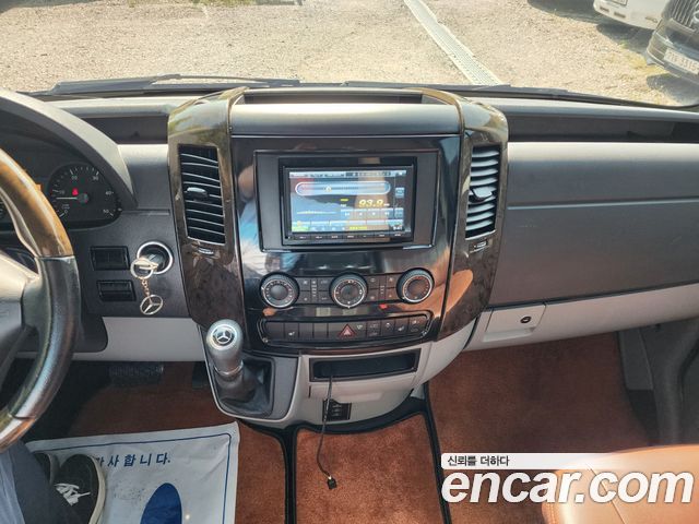 Mercedes-Benz Sprinter 2017 — photo 16