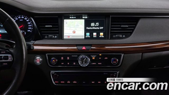 Kia K7 2017 — photo 17