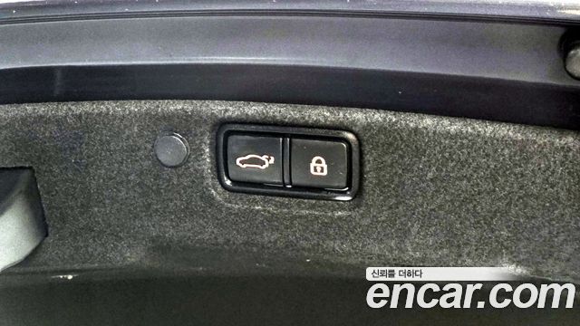 Kia K7 2017 — photo 20