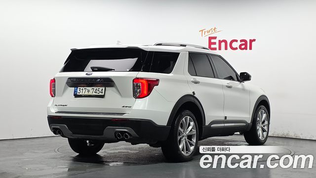 Ford Explorer 2022 — photo 2